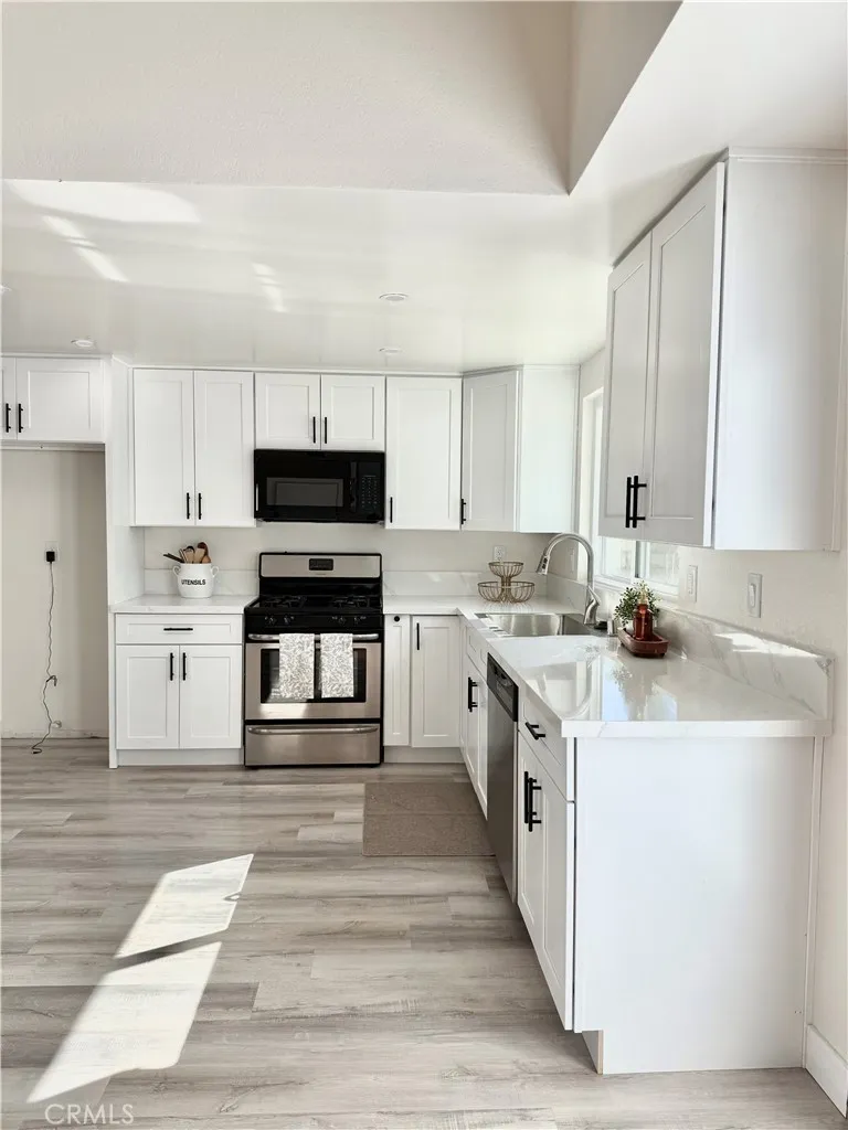 5839 Moonridge Drive, Jurupa Valley, California 92509 home-pic-11